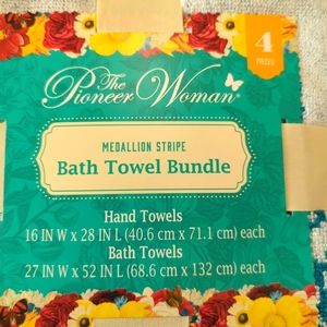 The Pioneer Woman 4 Piece Cotton Bath Towel Set, Light School Gray